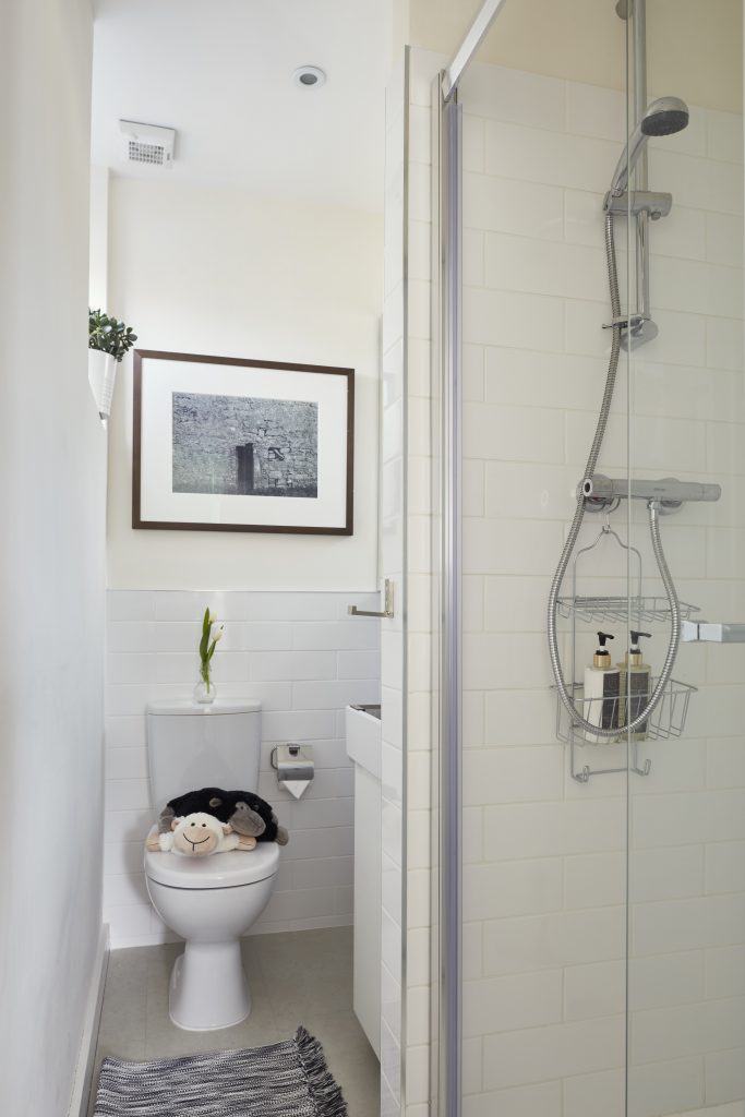 HOUZZ TOUR: Clever Use of Space in a Tiny City Flat - houseology
